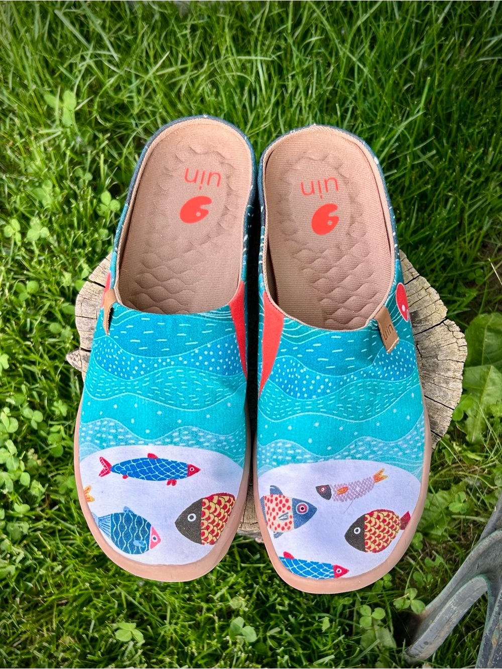 UIN Happy Fish Toledo Men’s slip-ons. Like New!